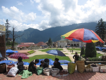 Market sellers in Sapa - photo by Rob McFarland