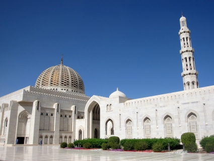 Grand Mosque in Muscat - photo by Rob McFarland