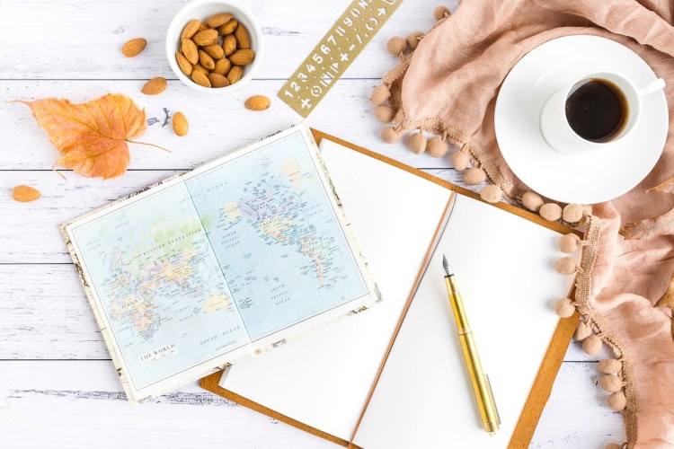 Travel writing course by Rob McFarland - photo by Hayley Maxwell on Unsplash